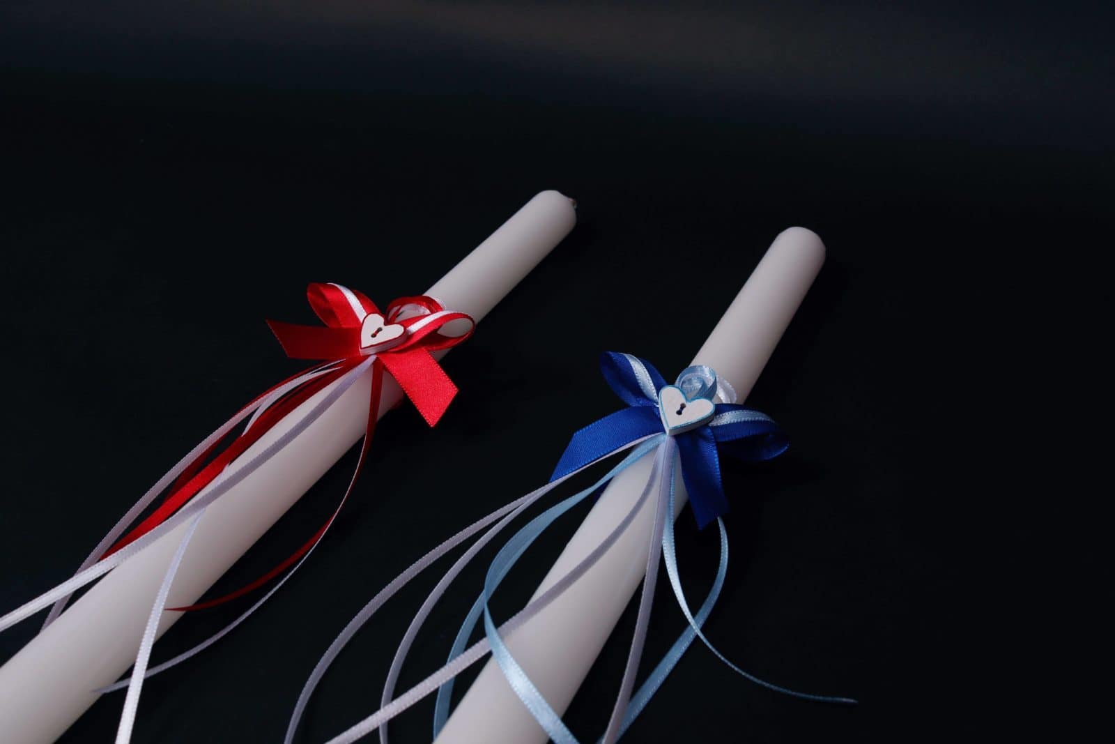 Baptism candles with lace decoration